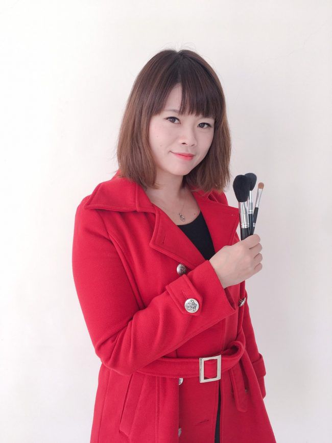 老師用心經營，只要繳交作業都會批改，幫你清出點出優缺點，甚至是你未注意到的小細節，精細指數超級驚人。甚至是幫你前後做紀錄，讓你清楚了解自我的修正與轉變過程，建檔、教導、拍攝，老師都幫你細心處理好❤️