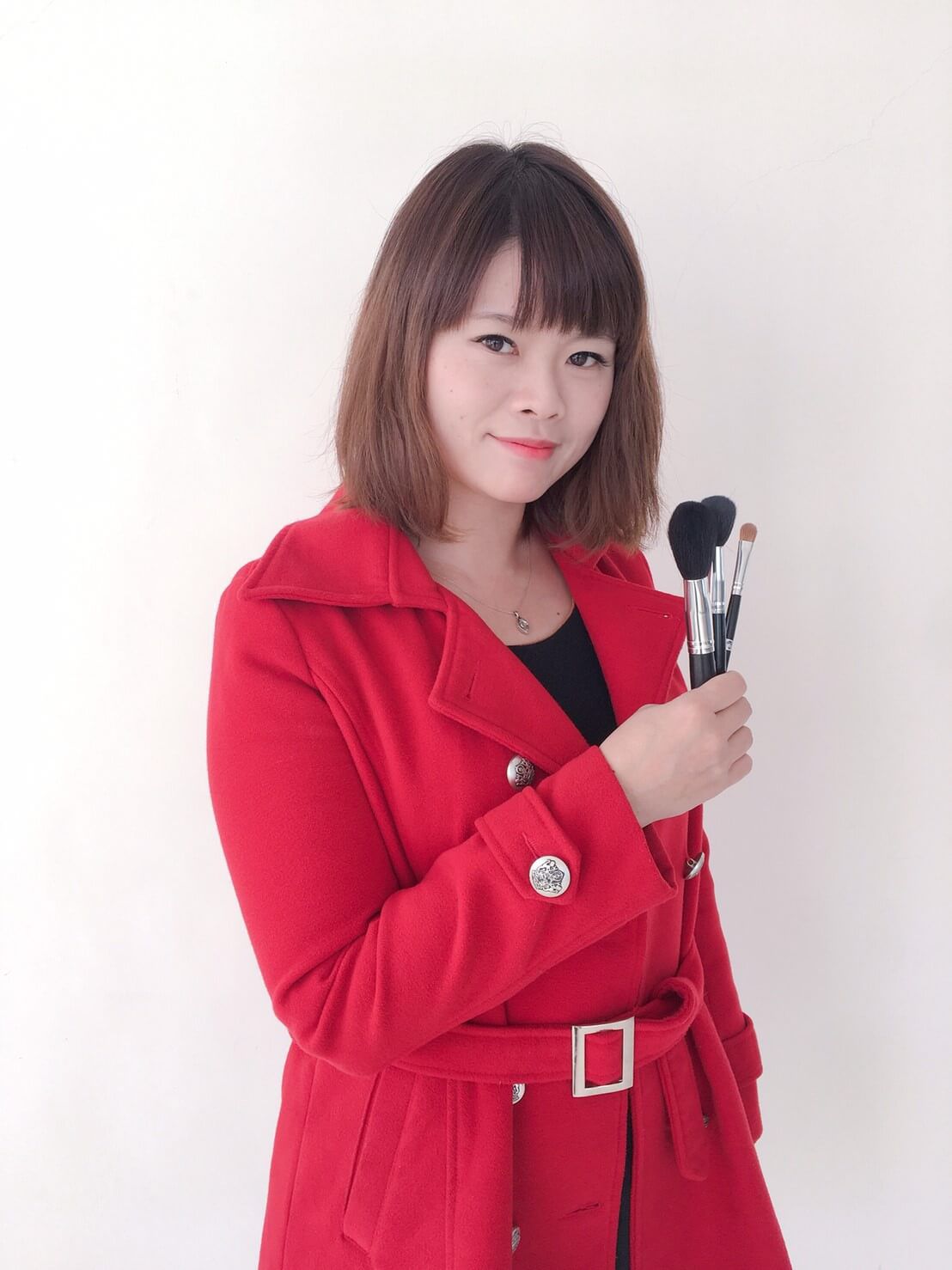 乙級老師_邱妤柔 老師用心經營,只要繳交作業都會批改,幫你清出點出優缺點,甚至是你未注意到的小細節,精細指數超級驚人。甚至是幫你前後做紀錄,讓你清楚了解自我的修正與轉變過程,建檔、教導、拍攝,老師都幫你細心處理好❤️