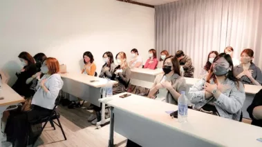 氣卦香氣療癒師，高雄bem2023四月研習會脈輪系統 發現自我平衡 空間淨化與靜心引導 七大脈輪能量強化好運 學習能量療癒提高身心靈 了解膚況與內部健康關係 改善自體能量與人際關係 介紹識別和排除身體情緒毒素