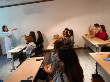 氣卦香氣療癒師，高雄bem2023四月研習會脈輪系統 發現自我平衡 空間淨化與靜心引導 七大脈輪能量強化好運 學習能量療癒提高身心靈 了解膚況與內部健康關係 改善自體能量與人際關係 介紹識別和排除身體情緒毒素