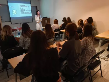 氣卦香氣療癒師，高雄bem2023四月研習會脈輪系統 發現自我平衡 空間淨化與靜心引導 七大脈輪能量強化好運 學習能量療癒提高身心靈 了解膚況與內部健康關係 改善自體能量與人際關係 介紹識別和排除身體情緒毒素