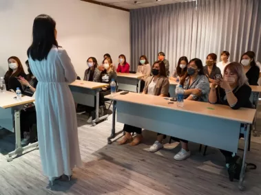 氣卦香氣療癒師，高雄bem2023四月研習會脈輪系統 發現自我平衡 空間淨化與靜心引導 七大脈輪能量強化好運 學習能量療癒提高身心靈 了解膚況與內部健康關係 改善自體能量與人際關係 介紹識別和排除身體情緒毒素